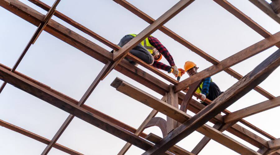 Professional gutter cleaning services in Dugspur, VA